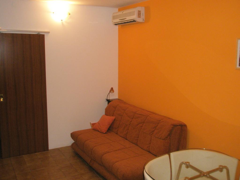 Studio Apartment Jadranko Duga Uvala Krnica Camera foto